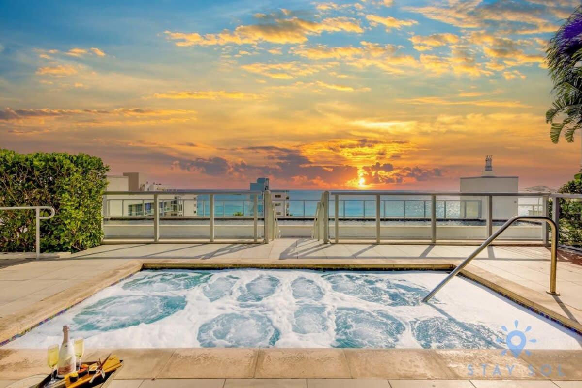 Hot Tub - Boardwalk - Amazing Pool Hollywood
